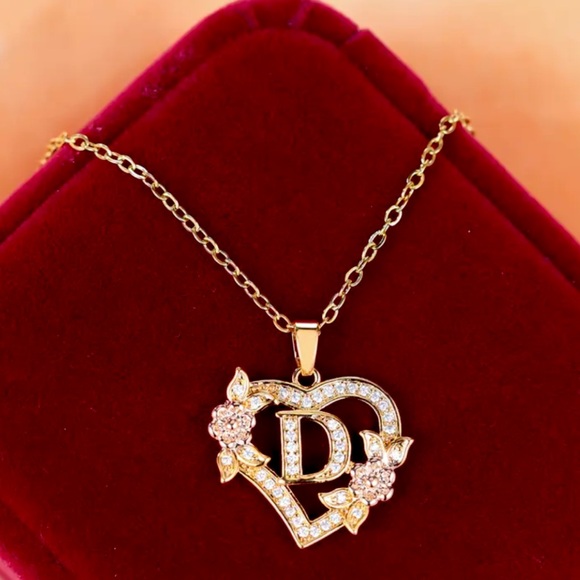 SALE 18k Gold Letter “D” Initial Crystal Heart Flower Pendant Necklace - Picture 1 of 3